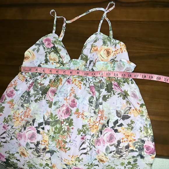 🌿 PRETTY BOTANICAL MAXI DRESS 🌷 - Picture 6 of 7